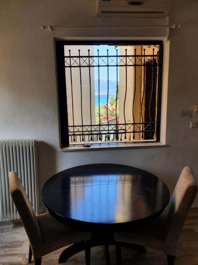 Julia'S Apartment 卡拉马塔 外观 照片