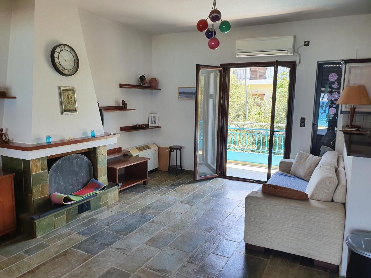 Julia'S Apartment 卡拉马塔 外观 照片