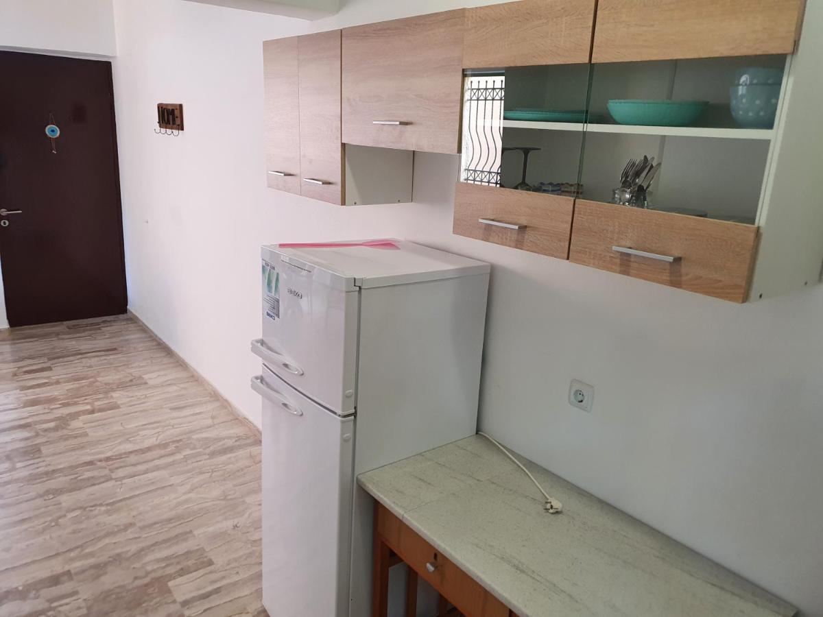 Julia'S Apartment 卡拉马塔 外观 照片