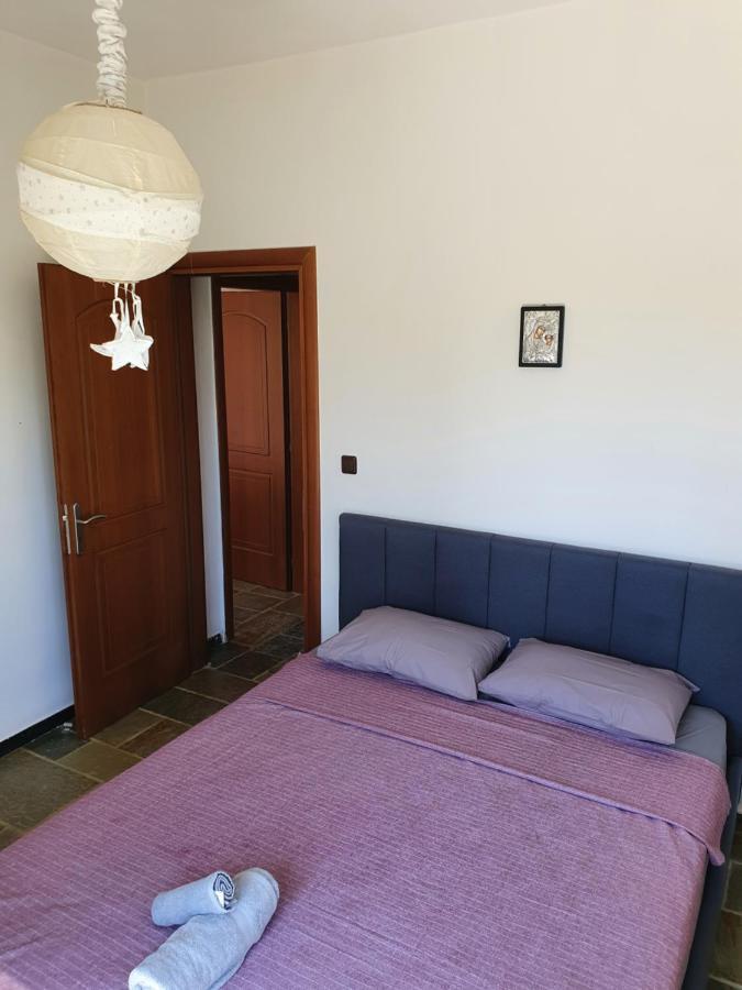 Julia'S Apartment 卡拉马塔 外观 照片