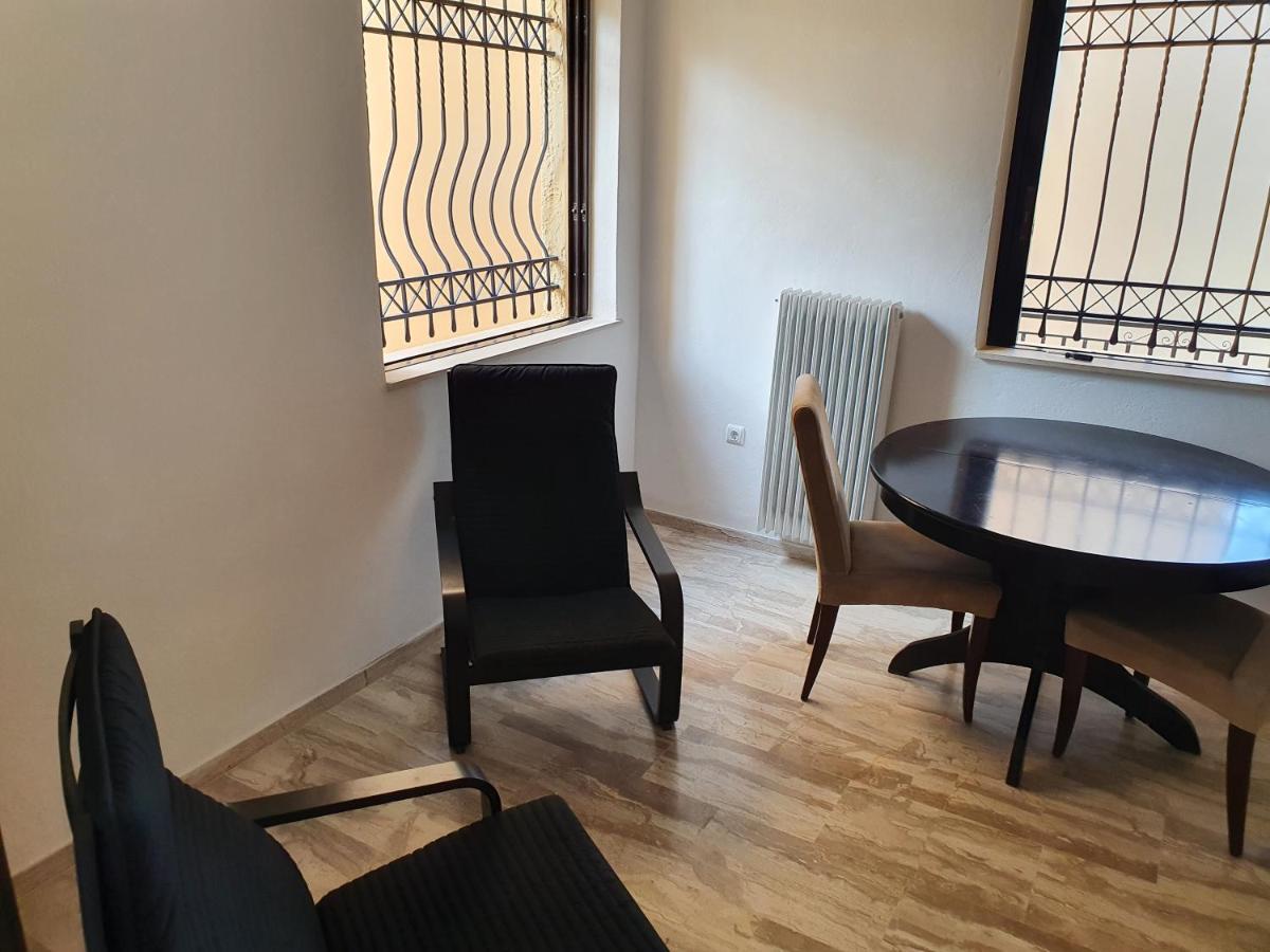 Julia'S Apartment 卡拉马塔 外观 照片