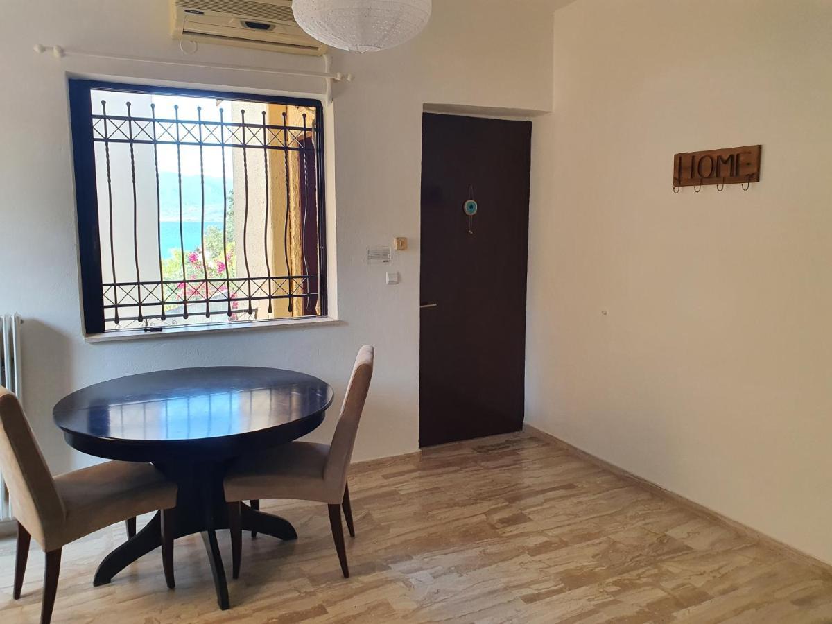 Julia'S Apartment 卡拉马塔 外观 照片
