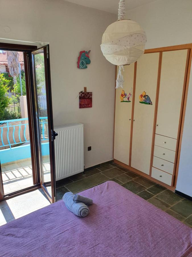 Julia'S Apartment 卡拉马塔 外观 照片